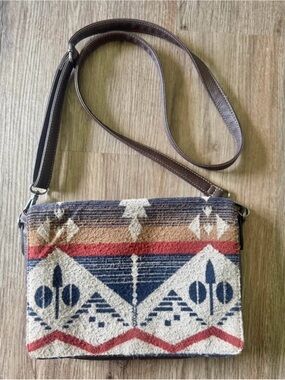 Nocona Jolene Western Messenger bag crossbody cowgirl tribal rodeo rustic boho